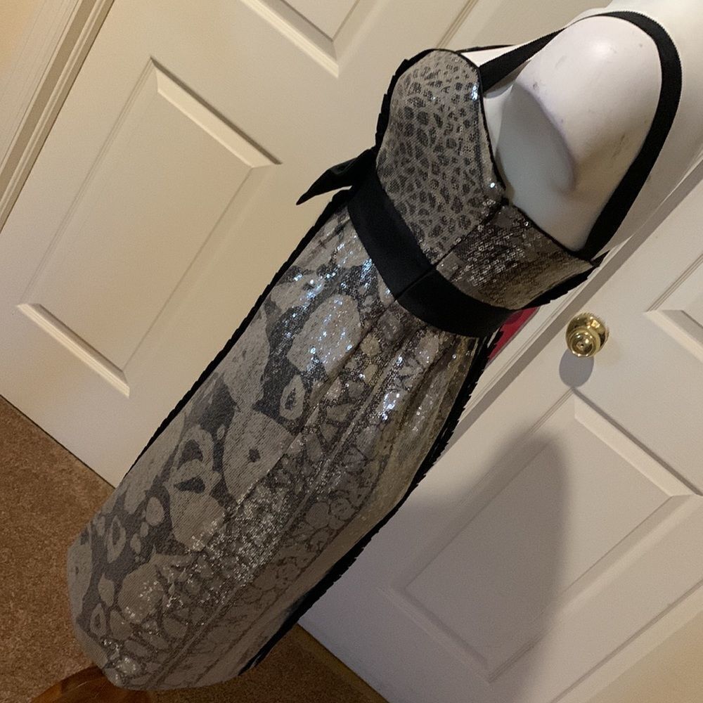 Diane Von Furstenberg sequin silk blend lined dress. 4 - Picture 6 of 16